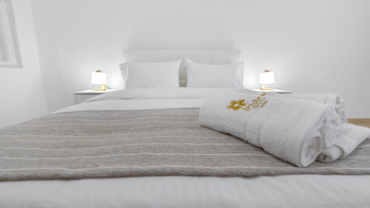 Iriana Suites Fira  Luaran gambar