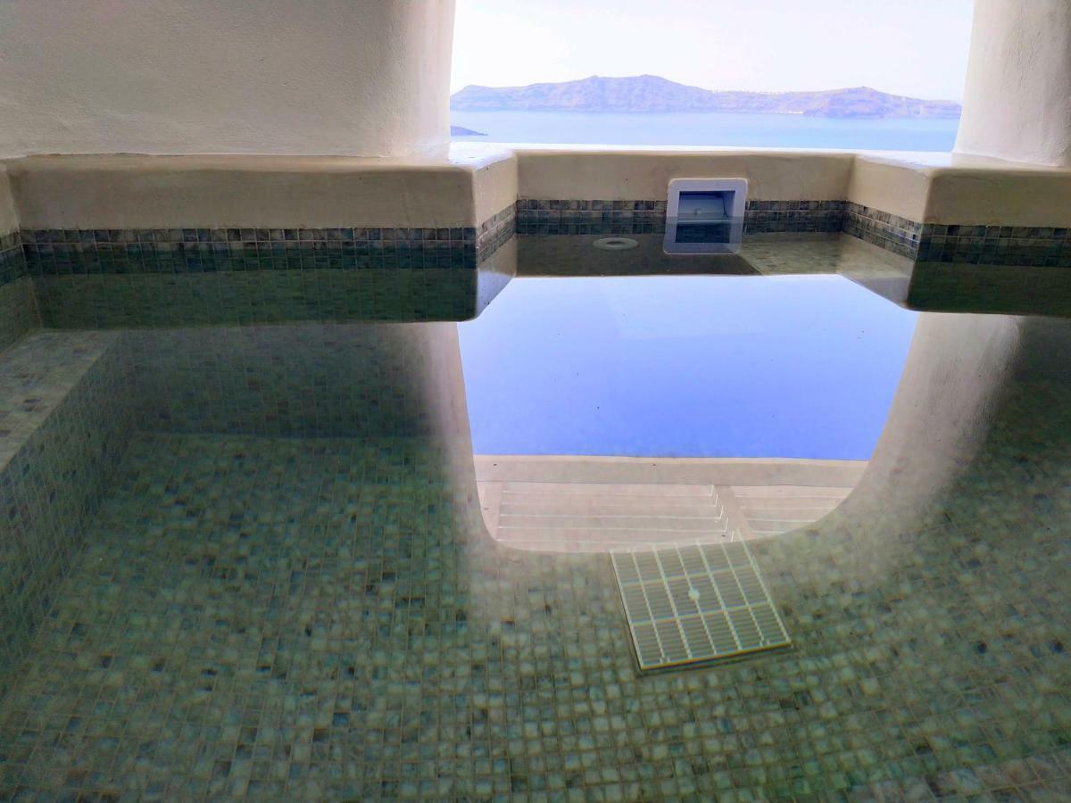 Iriana Suites Fira  Luaran gambar