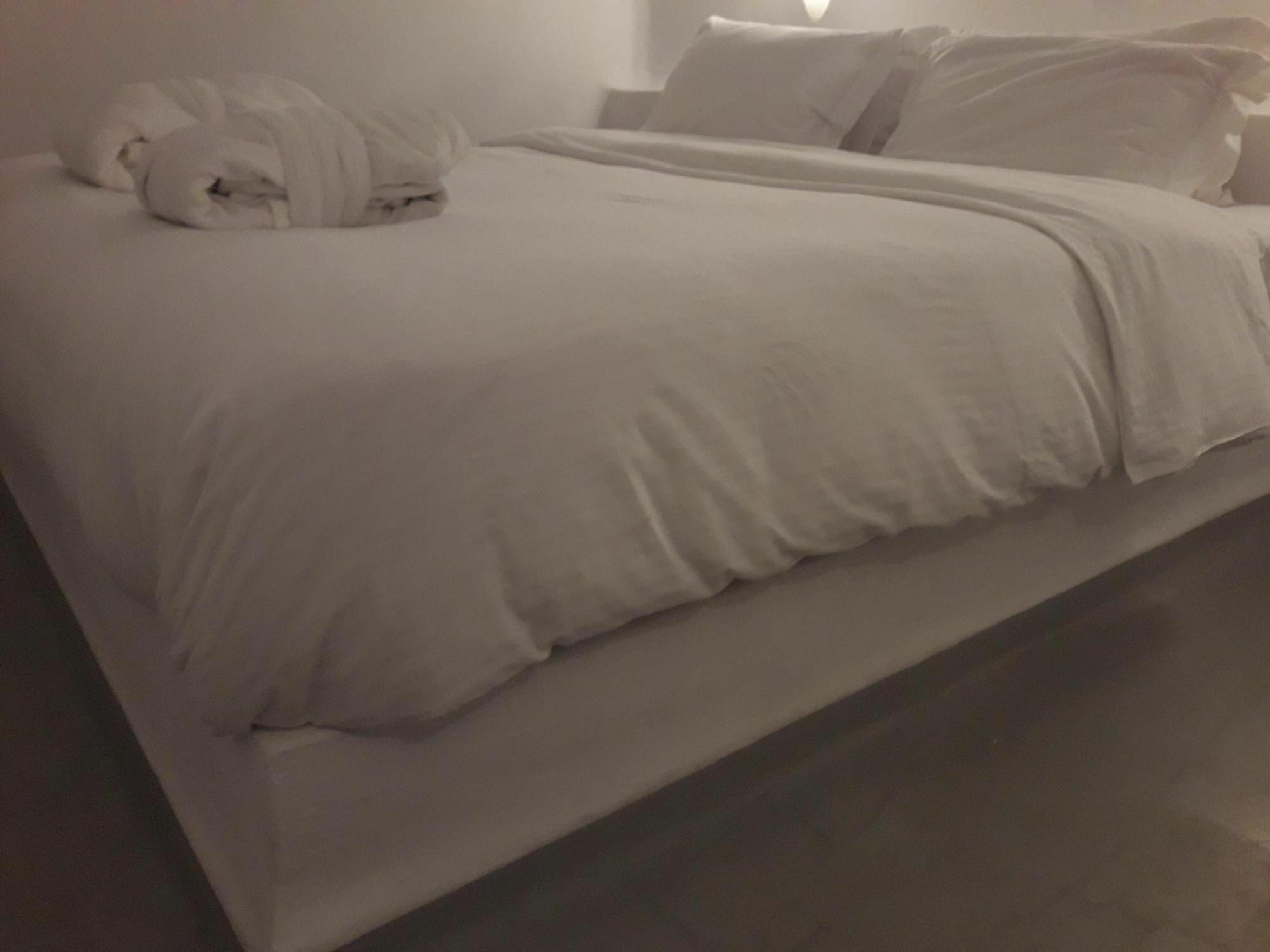 Iriana Suites Fira  Luaran gambar