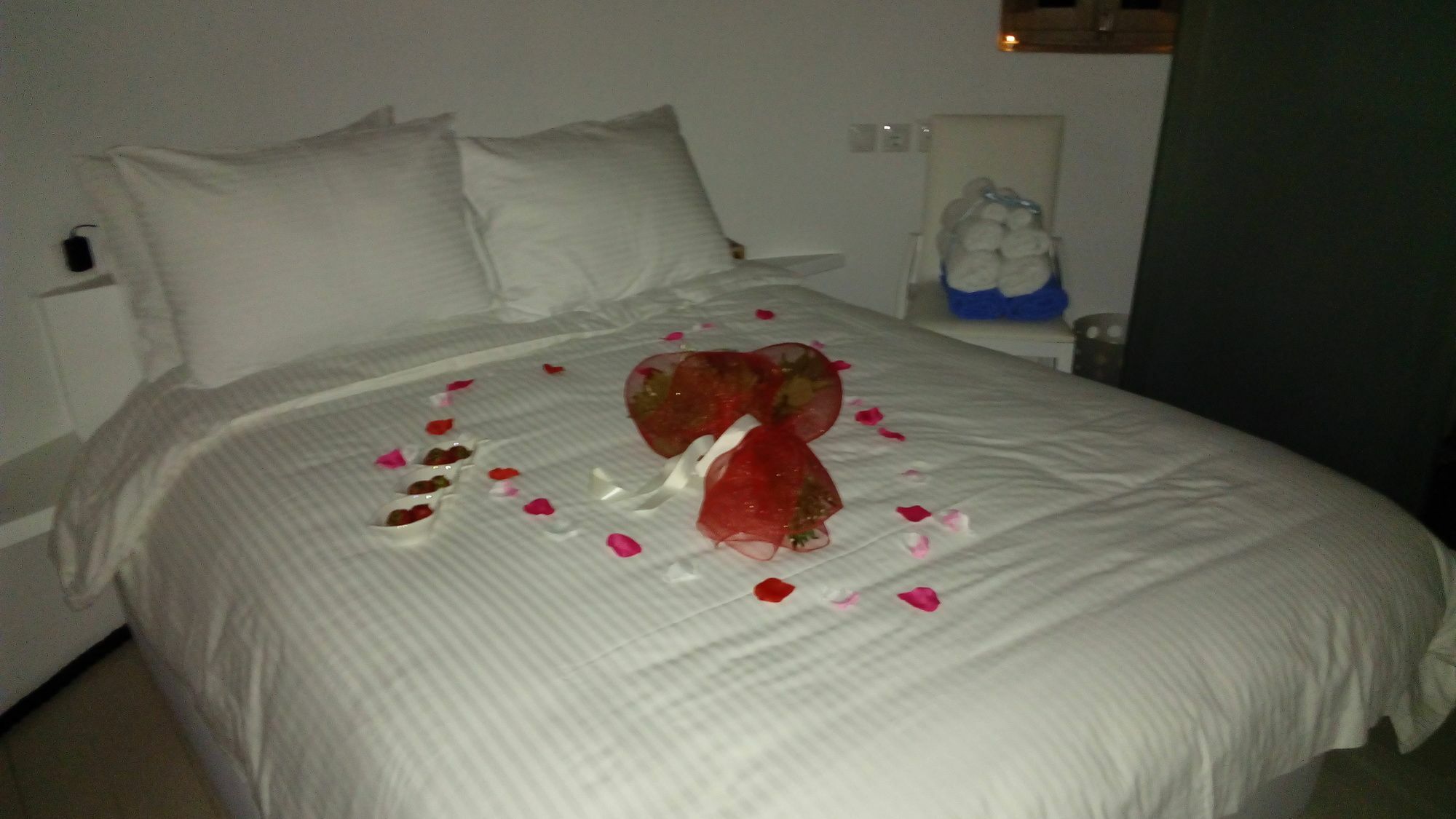 Iriana Suites Fira  Luaran gambar